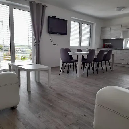 U Rane Bobule Зноймо